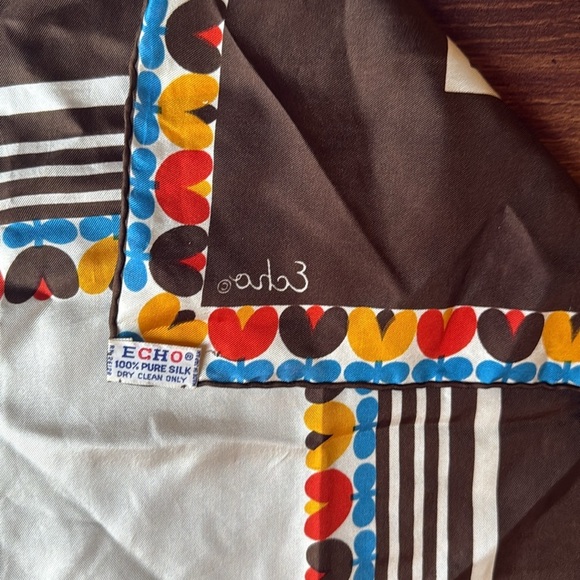 Echo Silk Flower design Scarf - Picture 4 of 6